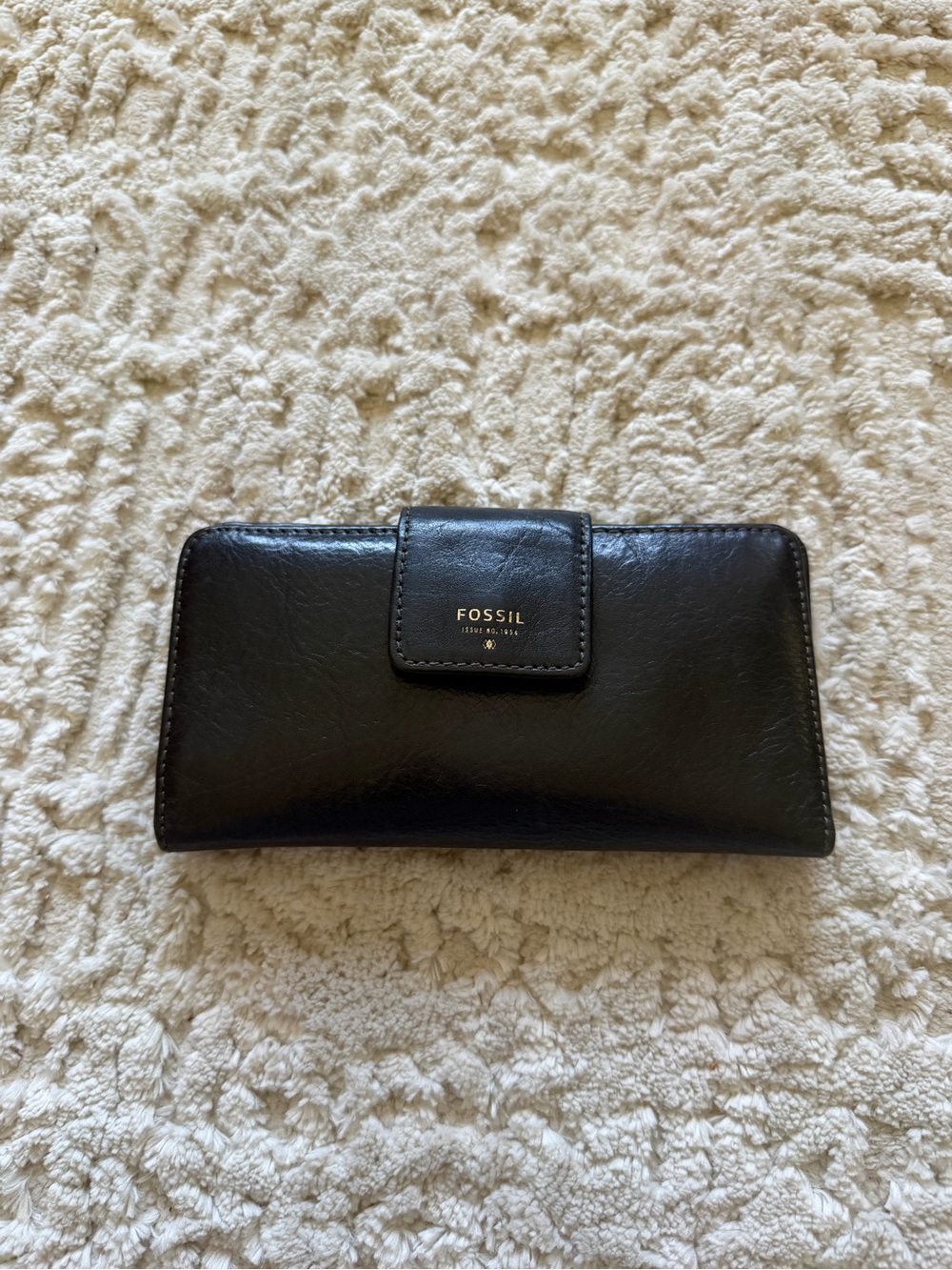Fossil Black Leather Clutch Wallet with Snap Closure